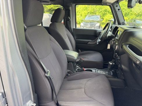 Used 2014 Jeep Wrangler Unlimited Sport w/ Quick Order Package 24S AWD/4WD image 30