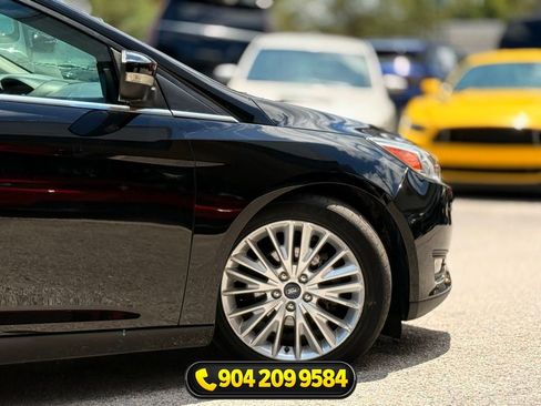 Used 2017 Ford Focus Titanium FWD image 6