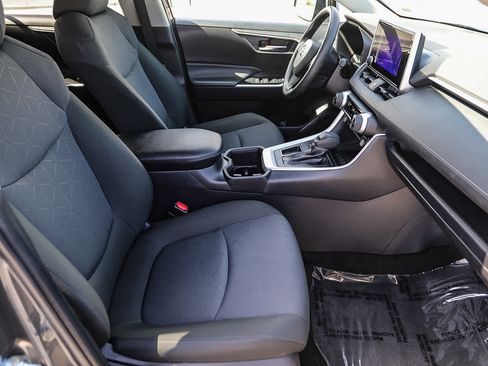 Used 2025 Toyota RAV4 XLE FWD image 16