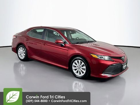 Used 2019 Toyota Camry LE FWD image 1
