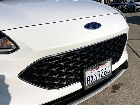 Used 2021 Ford Escape SE image 28