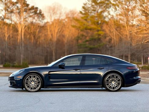 Used 2018 Porsche Panamera 4S image 8