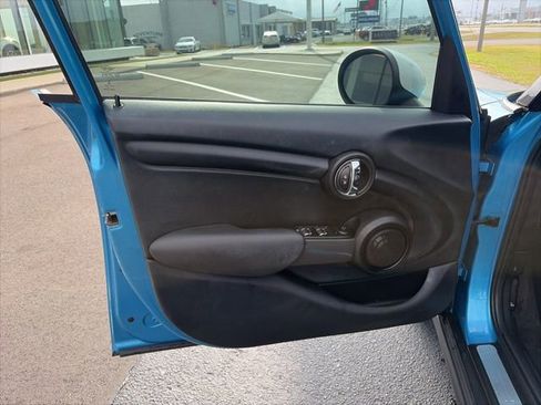 Used 2015 MINI Cooper 4-Door Hardtop image 10