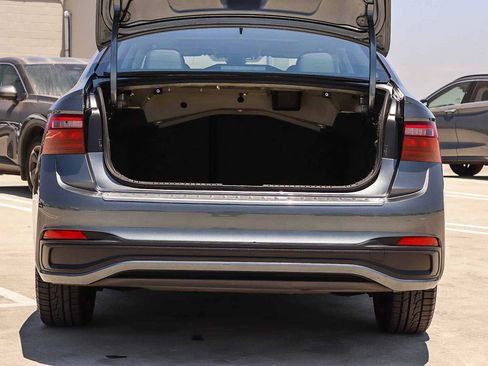 Used 2023 Volkswagen Jetta SE w/ Panoramic Sunroof Package FWD image 28
