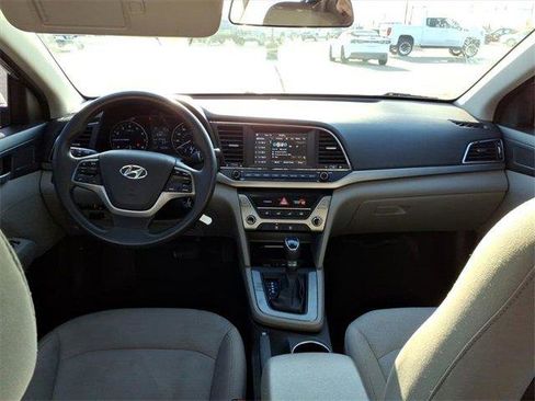 Used 2017 Hyundai Elantra SE image 8