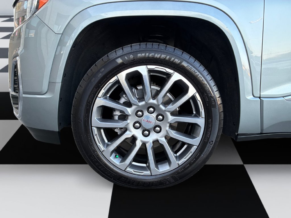 Used 2023 GMC Acadia Denali w/ Denali Technology Package FWD image 14