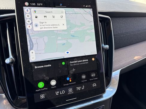 Certified 2025 Volvo XC90 B6 Plus image 19