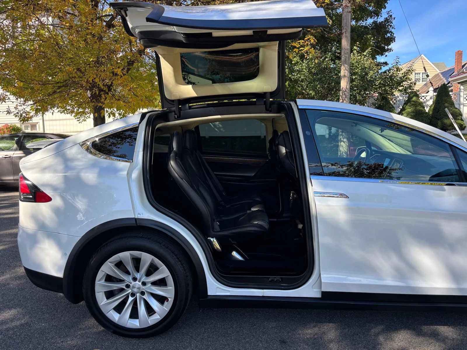 Used 2016 Tesla Model X 90D AWD/4WD image 28