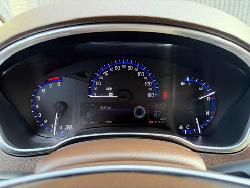 Used 2014 Cadillac SRX Luxury image 39