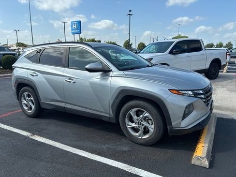 Used 2022 Hyundai Tucson SEL FWD image 2