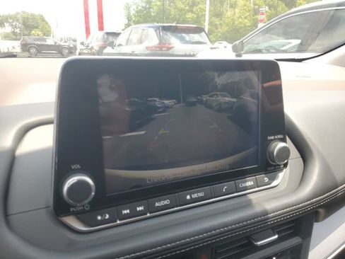 Used 2023 Nissan Rogue SV FWD image 21