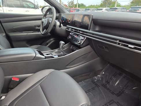 Used 2025 Hyundai Santa Cruz SEL FWD image 14