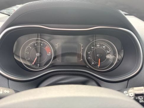 Used 2022 Jeep Cherokee Latitude AWD/4WD image 20
