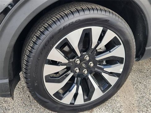 Used 2025 Ford Explorer Platinum w/ LUX Leather Package image 10