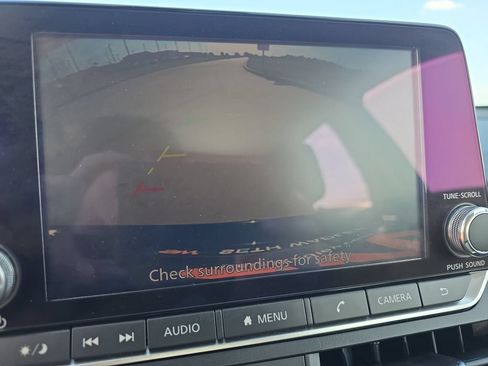 Used 2024 Nissan Altima 2.5 SV FWD image 21