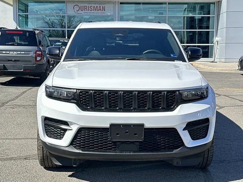 Used 2023 Jeep Grand Cherokee Altitude image 6