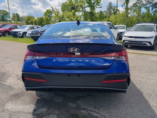 New 2025 Hyundai Elantra SEL FWD image 6