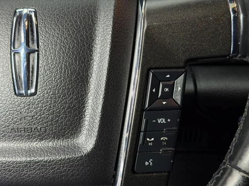 Used 2017 Lincoln Navigator L Select RWD image 35