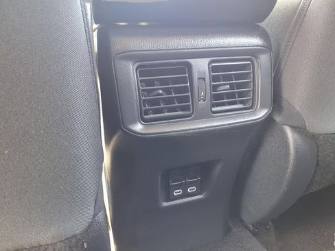 Used 2025 Toyota RAV4 XLE AWD/4WD image 23
