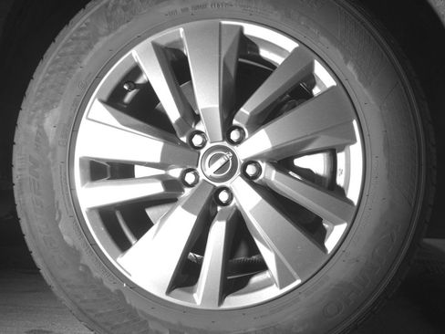 Used 2025 Nissan Pathfinder SV image 13