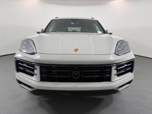 Certified 2024 Porsche Cayenne AWD/4WD image 9