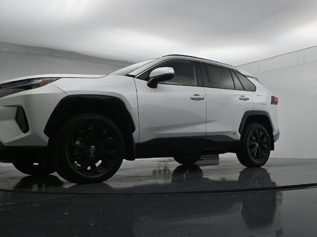 Used 2024 Toyota RAV4 SE AWD/4WD image 34