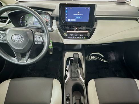 Used 2025 Toyota Corolla LE image 26