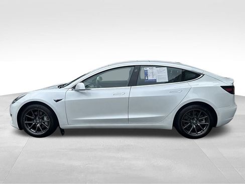 Used 2020 Tesla Model 3 Standard Range Plus RWD image 4