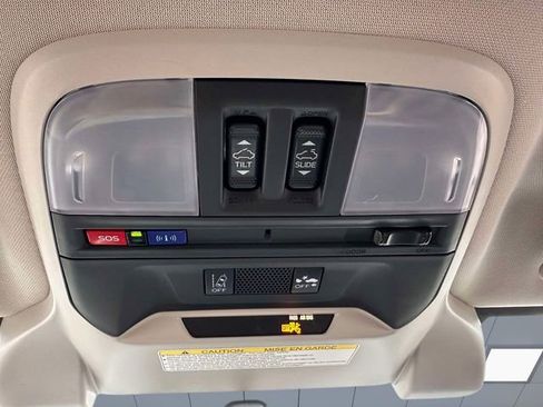 Used 2023 Subaru Crosstrek 2.0i Premium image 31