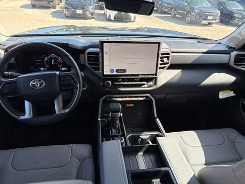 Used 2024 Toyota Tundra Limited AWD/4WD image 17