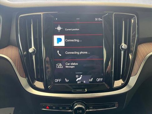 Used 2021 Volvo S60 T5 Momentum w/ Premium Package image 12