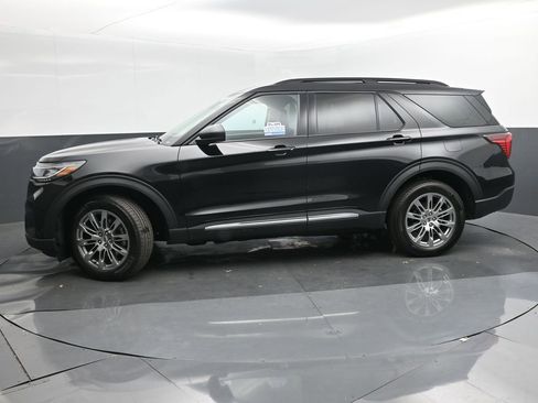 New 2025 Ford Explorer Active w/ Active Comfort Package image 2