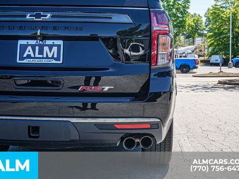 Used 2022 Chevrolet Suburban RST w/ Sport Performance Package AWD/4WD image 17