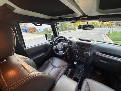 Used 2015 Jeep Wrangler Unlimited Sport AWD/4WD image 26