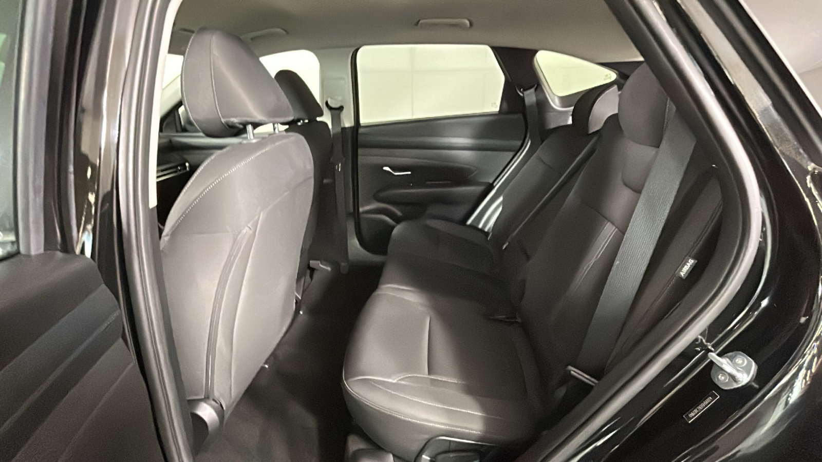Used 2025 Hyundai Tucson SEL AWD/4WD image 32