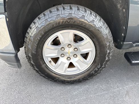 Used 2019 Chevrolet Silverado 1500 LT AWD/4WD image 9