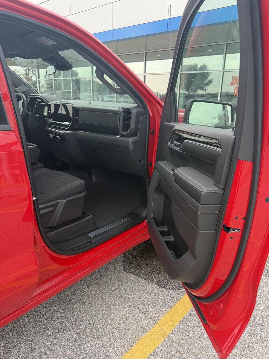 Used 2024 GMC Sierra 1500 Elevation AWD/4WD image 6
