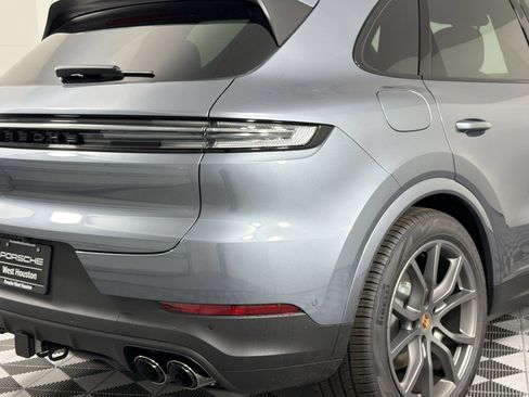 Certified 2026 Porsche Cayenne AWD/4WD image 26