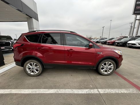 Used 2019 Ford Escape SEL image 4