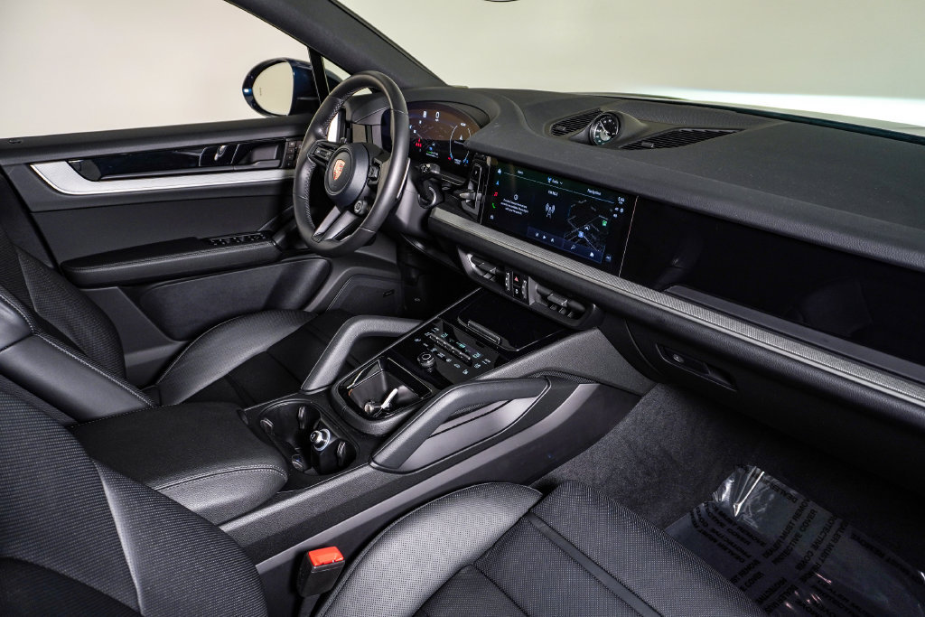 Certified 2026 Porsche Cayenne E-Hybrid Coupe AWD/4WD image 14