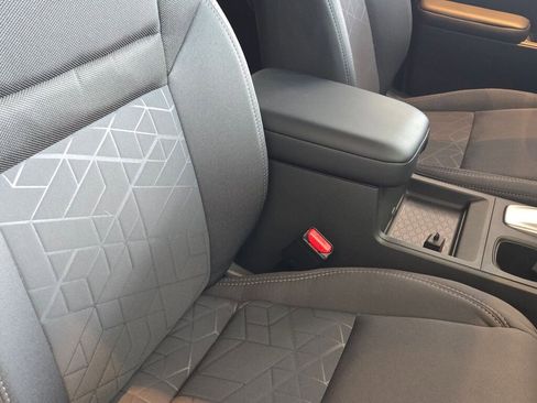 New 2025 Nissan Frontier SV w/ SV Convenience Package image 18