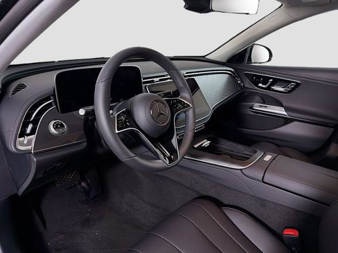 New 2026 Mercedes-Benz E 350 4MATIC Sedan image 10