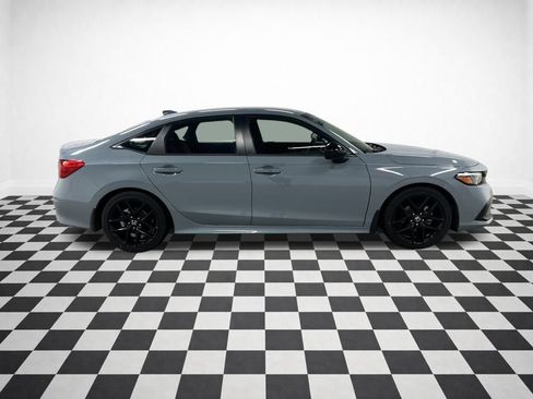 Used 2023 Honda Civic Sport image 2