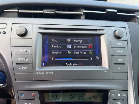 Used 2015 Toyota Prius Three w/ Solar Roof Package FWD image 9