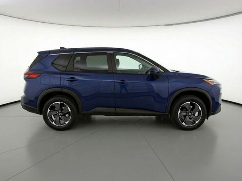 Used 2025 Nissan Rogue SV image 11