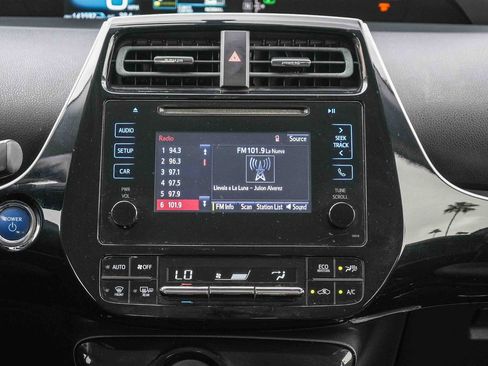 Used 2016 Toyota Prius Two w/ Preferred Accessory Package FWD image 14