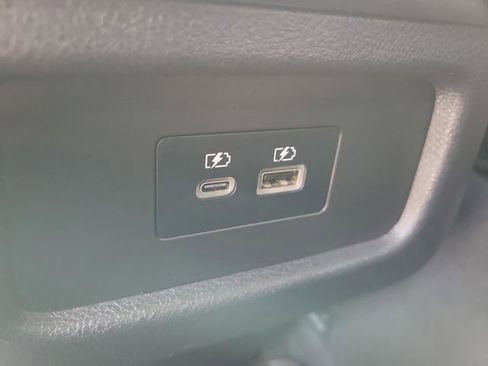 Used 2025 Nissan Pathfinder SL image 18