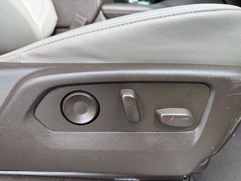 Used 2023 Chevrolet Suburban Z71 w/ Z71 Off-Road Package image 28