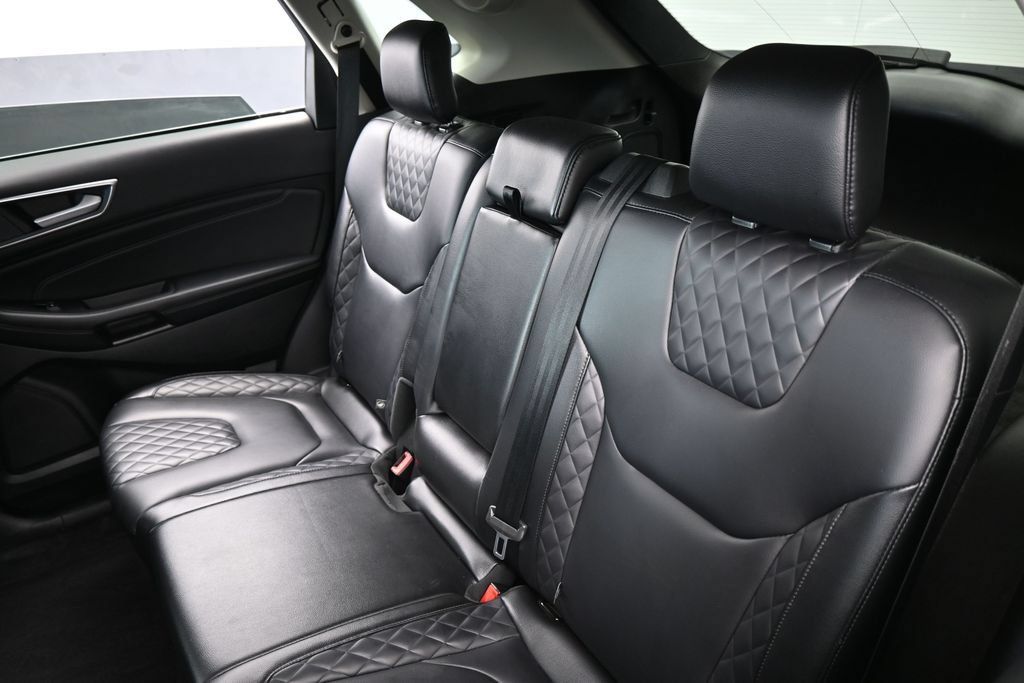 Used 2024 Ford Edge Titanium AWD/4WD image 37