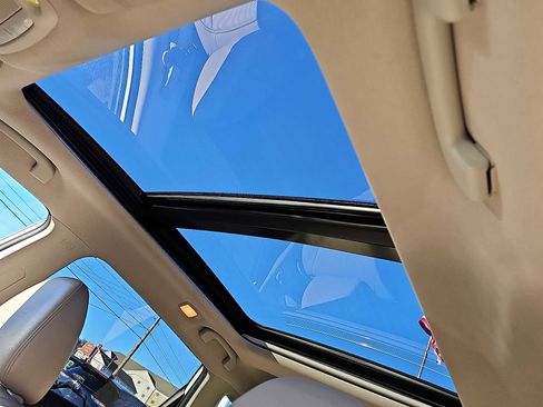 Used 2019 Nissan Rogue SL w/ Premium Package image 15